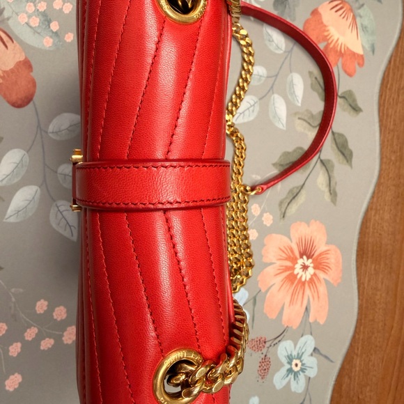 Yves Saint Laurent Red Crossbody Bag with Gold Chain - Picture 6 of 6
